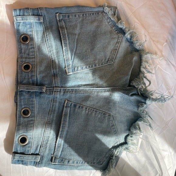 Alterd state Jean shorts - Picture 2 of 2